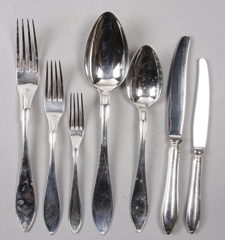 93207. BESTICKSERVIS, 84 delar, silver. Modell Svensk spets. K Andersson, CG Hallberg, GAB, importstämplar.