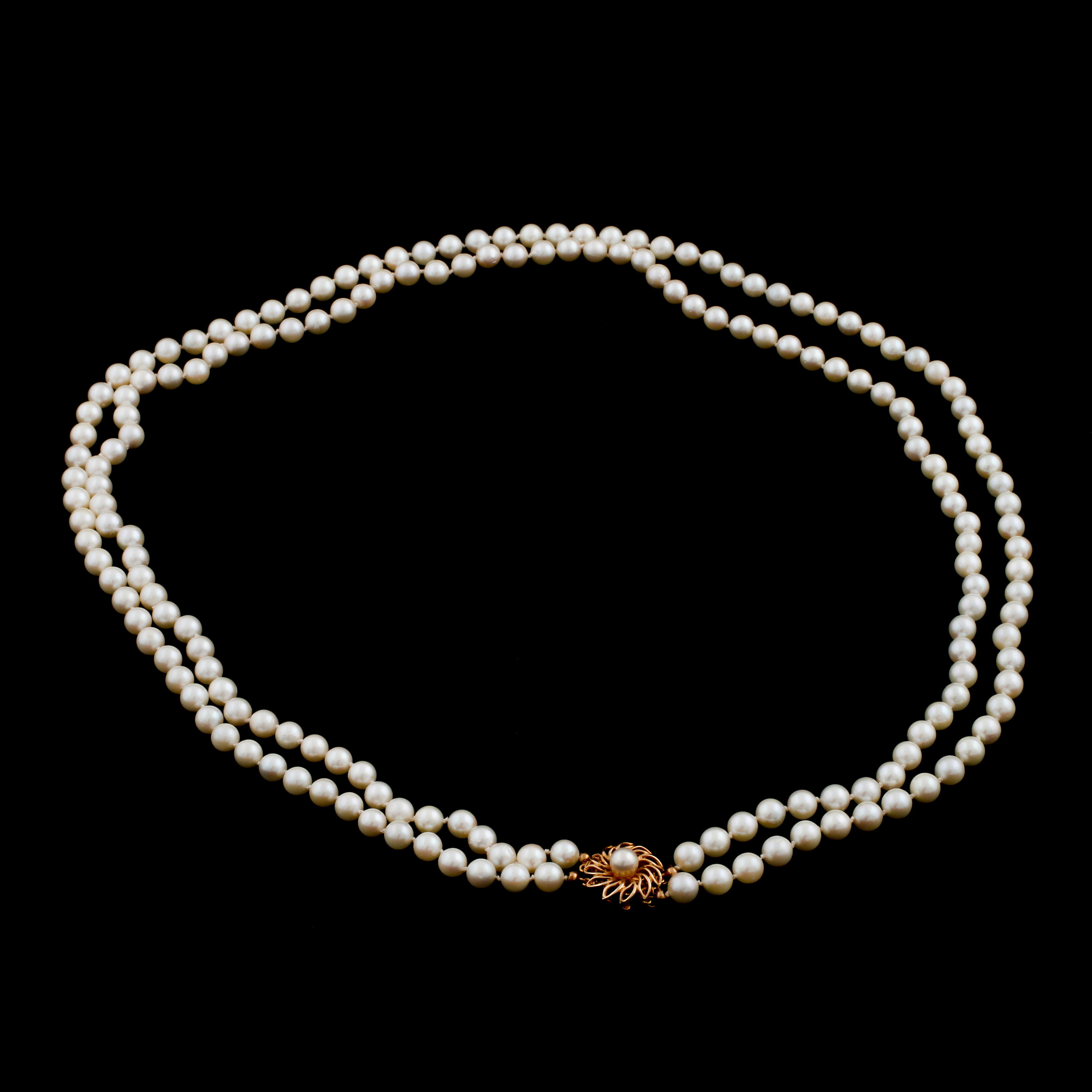A cultured pearl necklace. Bukowskis