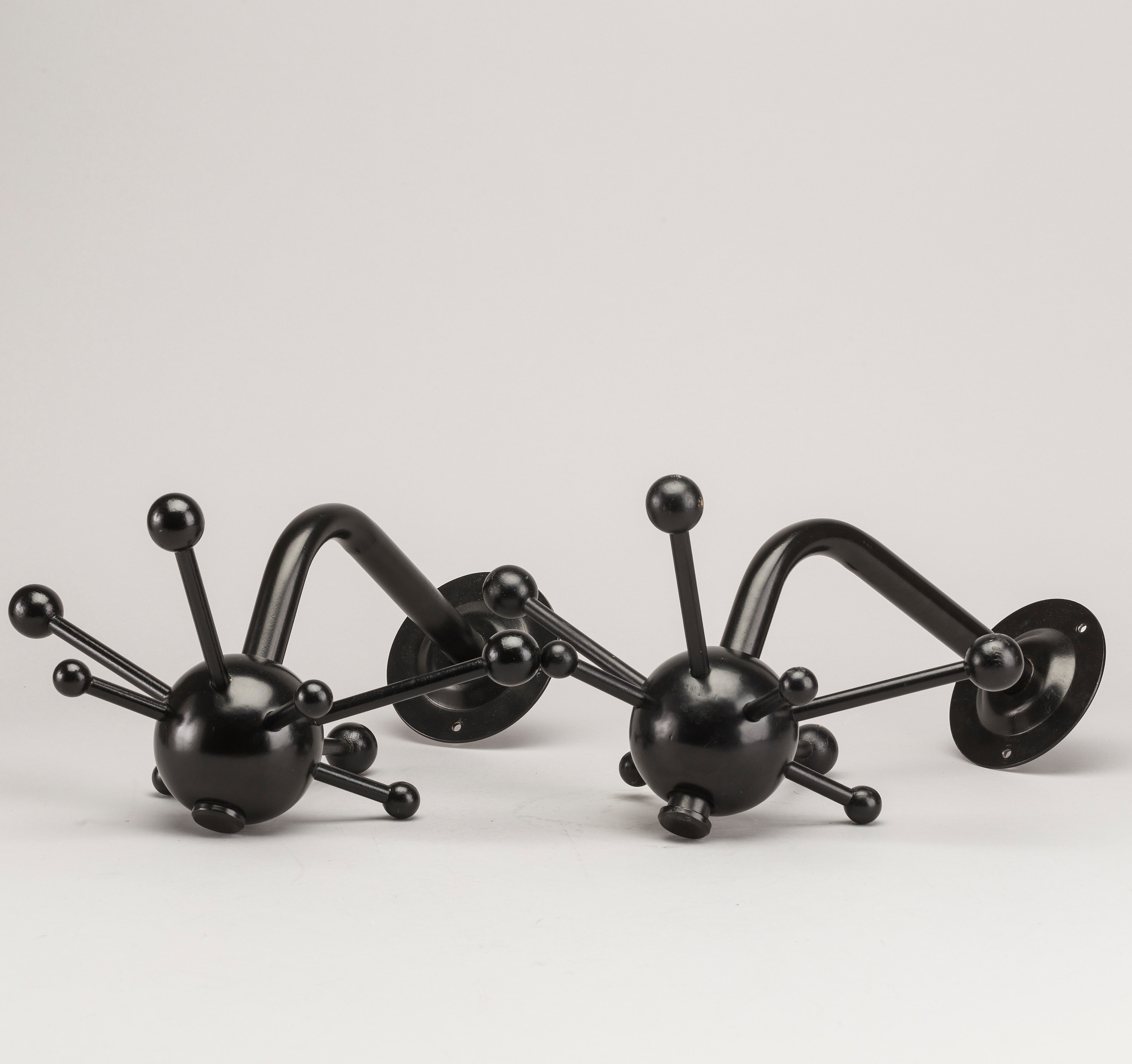 KLäDHäNGARE, 2 st,"Sputnik", Osvaldo Borsani, Techno, formgiven 1961 alt"Mina", IKEA Bukowskis KLäDHäNGARE, 2 st,"Sputnik", Osvaldo Borsani, Techno, formgiven 1961 alt"Mina", IKEA Bukowskis