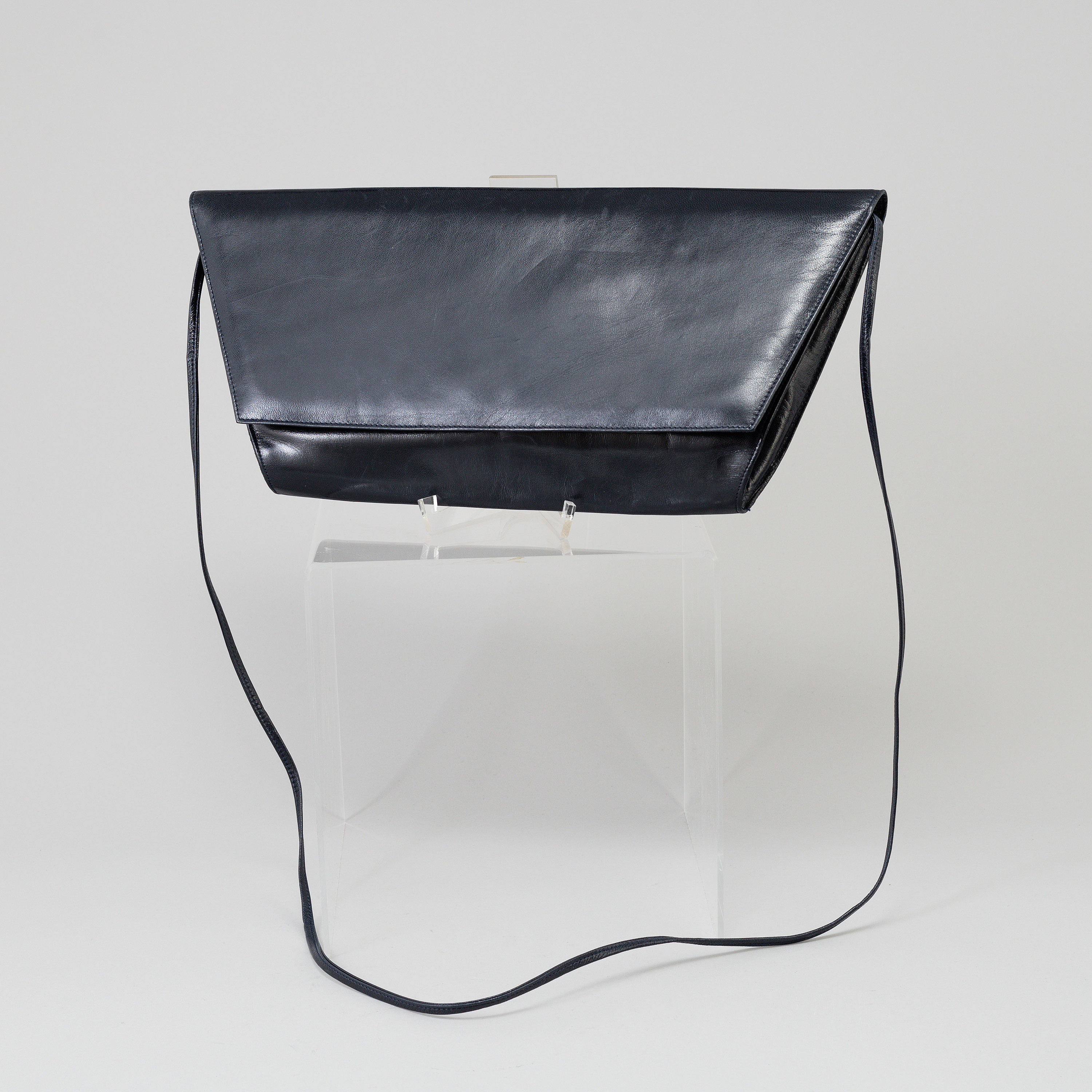 3 bags by Charles Jourdan. Bukowskis