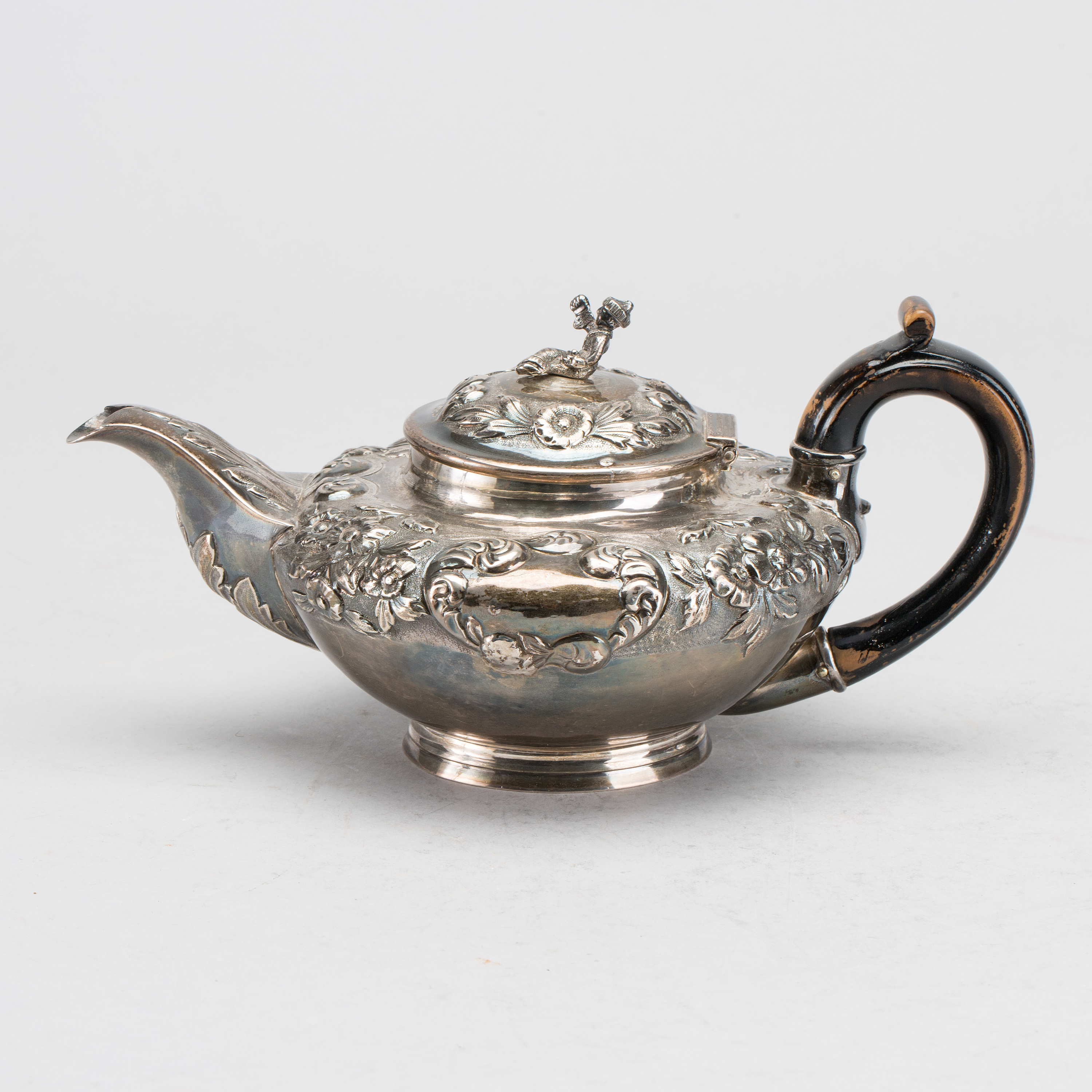 An English 19th century silver teapot mark of R Pearce & G Burrows