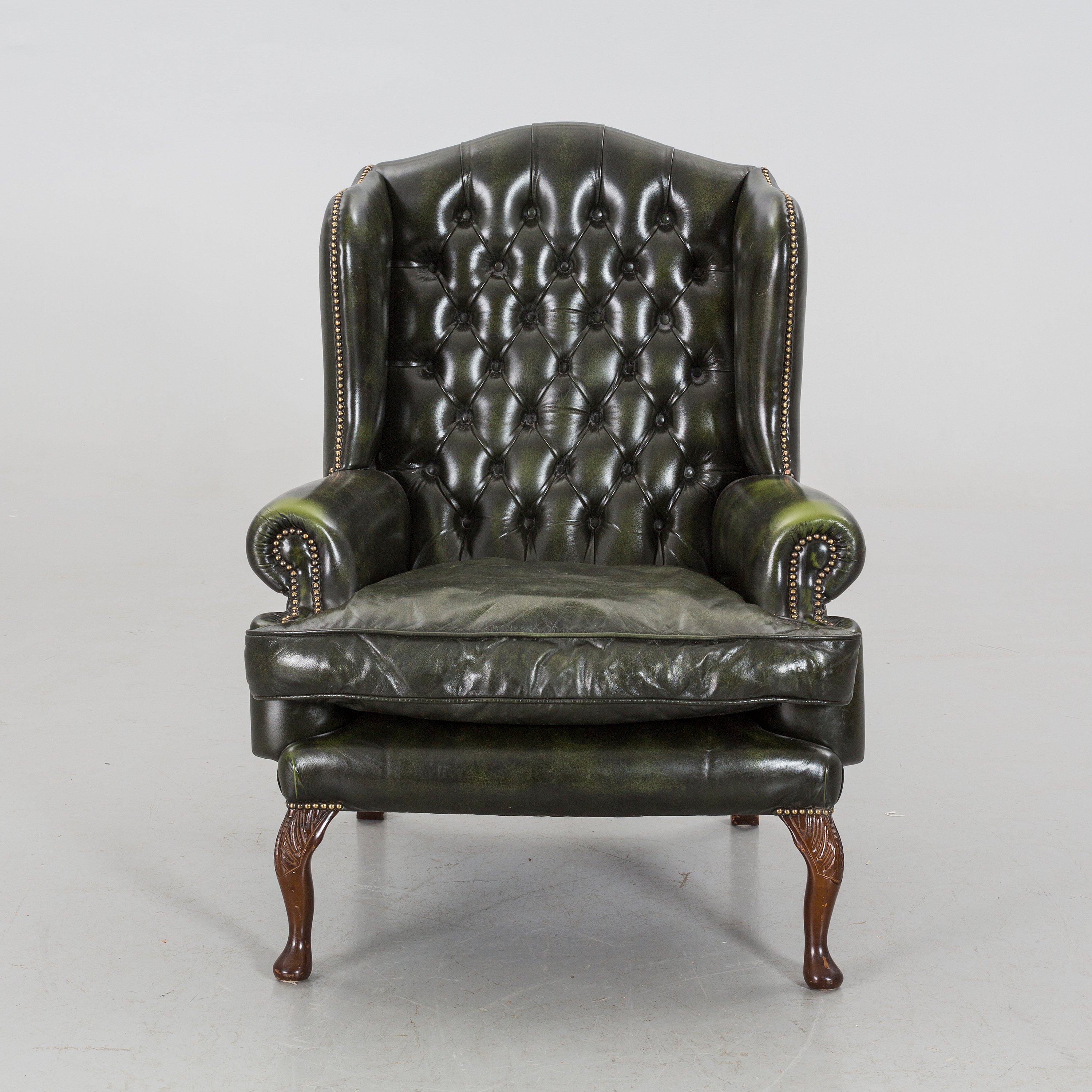 A late 20th century english style armchair. Bukowskis