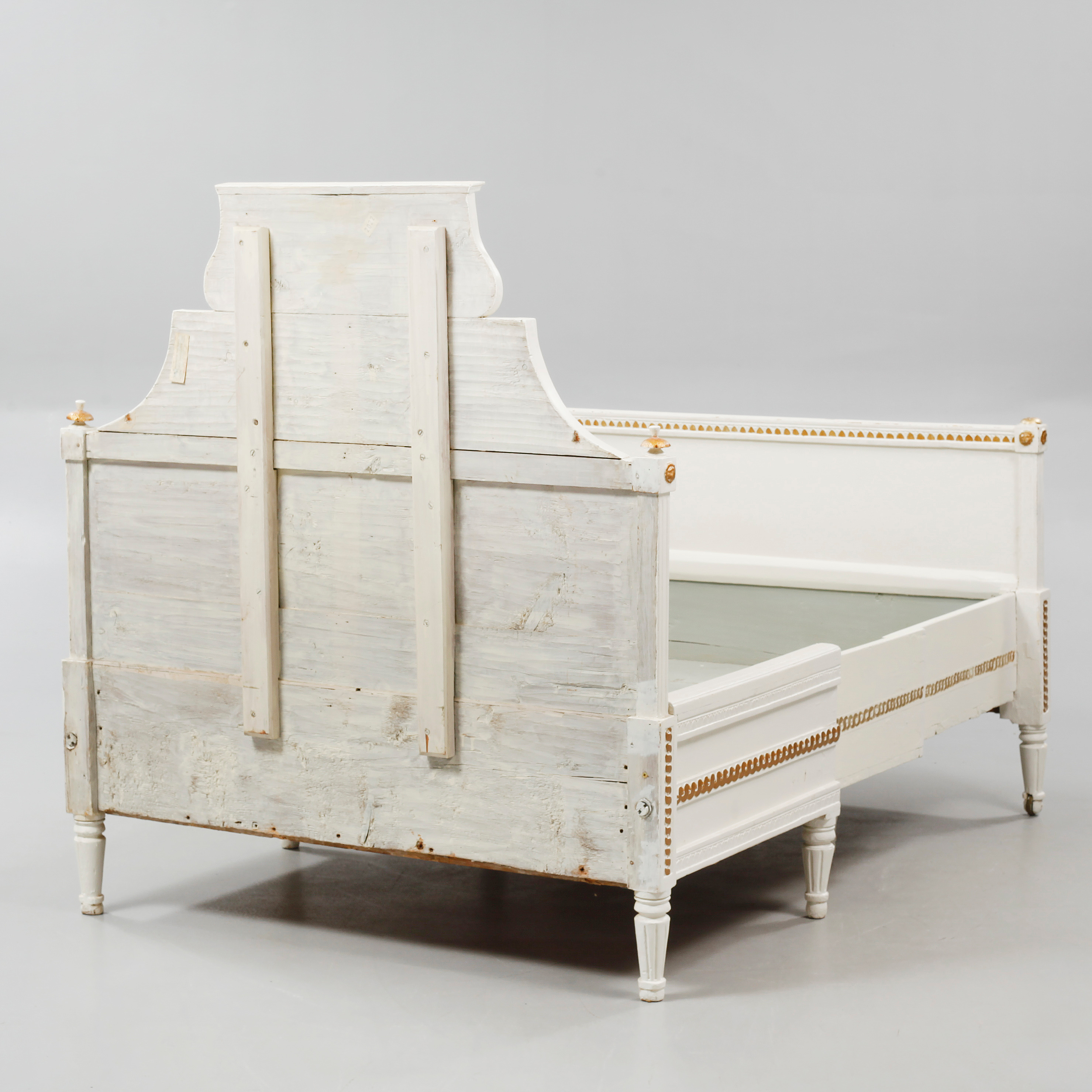 A late gustavian bed, around the year 1800. Bukowskis