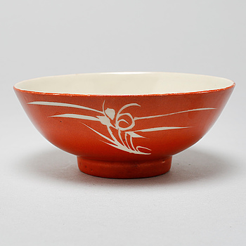 A porcelain bowl from China, first half of the 20th century.