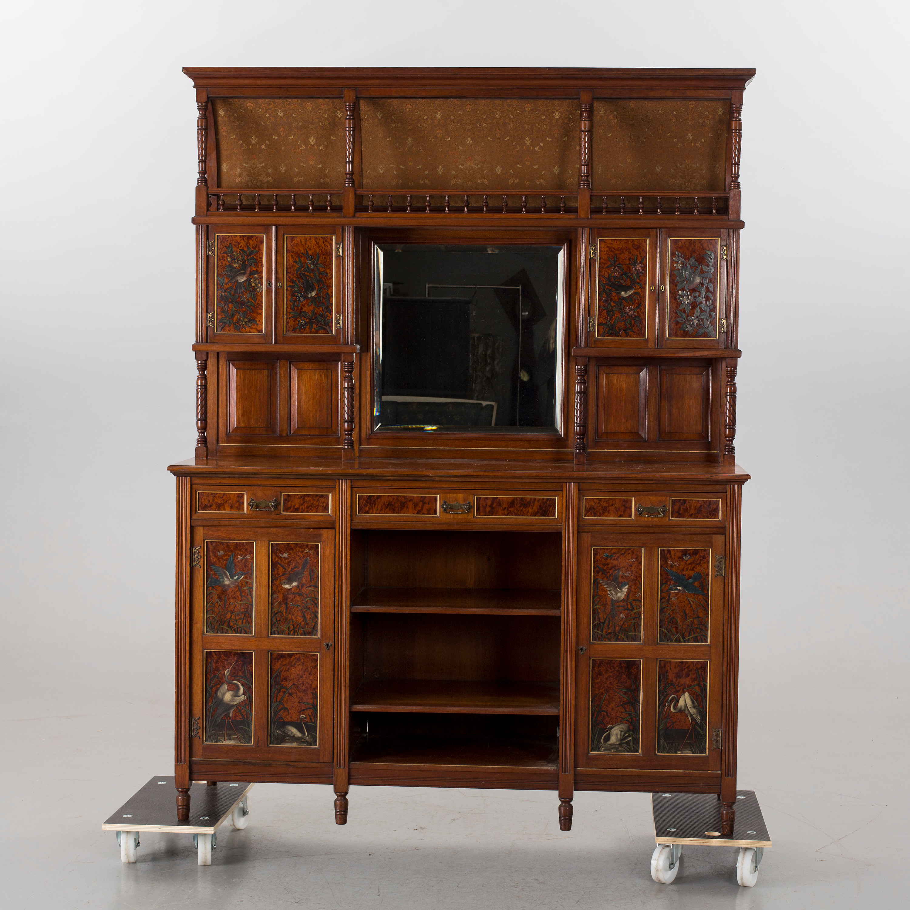 A BRITISH HEWETSON & THEXTON CUPBOARD. Bukowskis