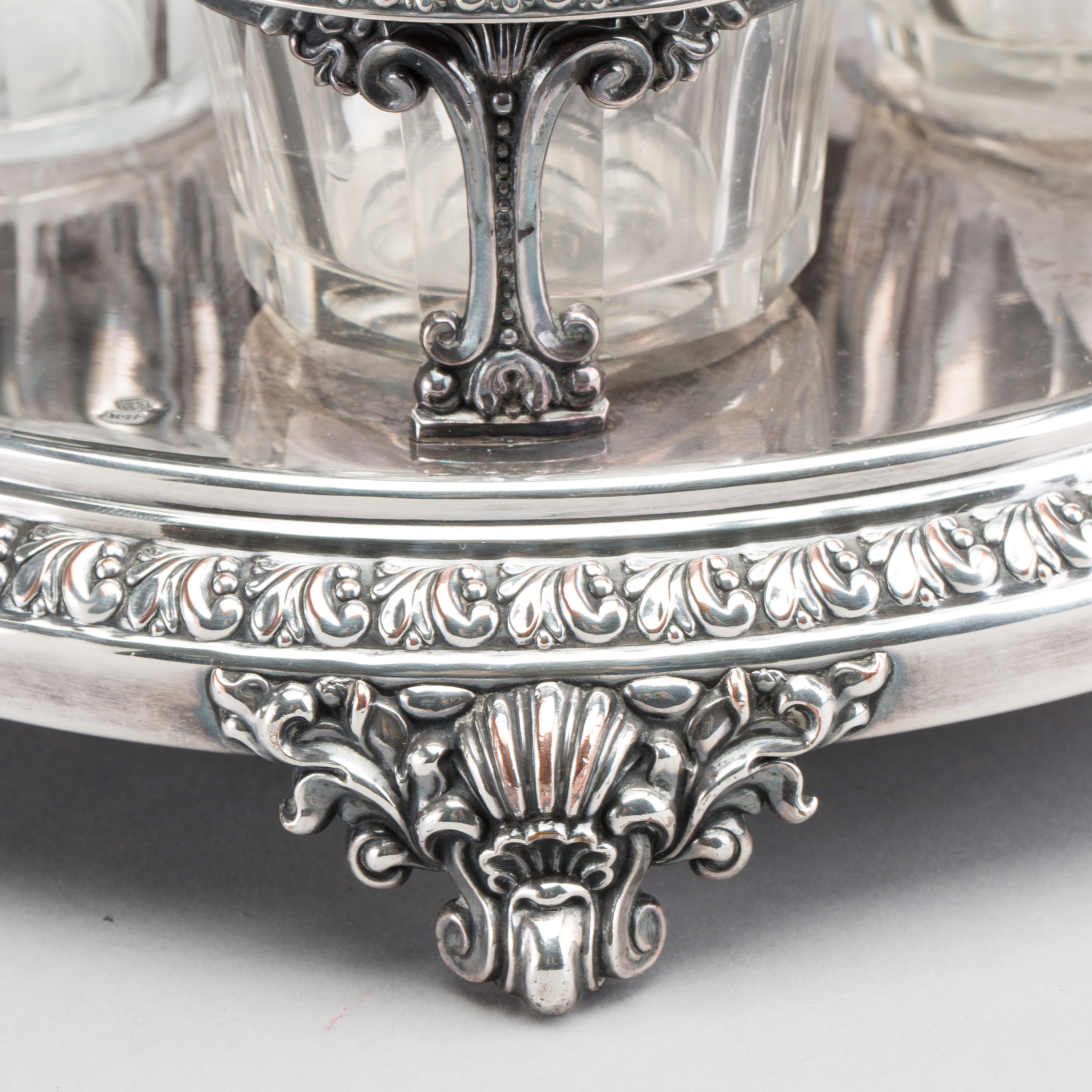 A PLATED CRUET FRENCH. Bukowskis