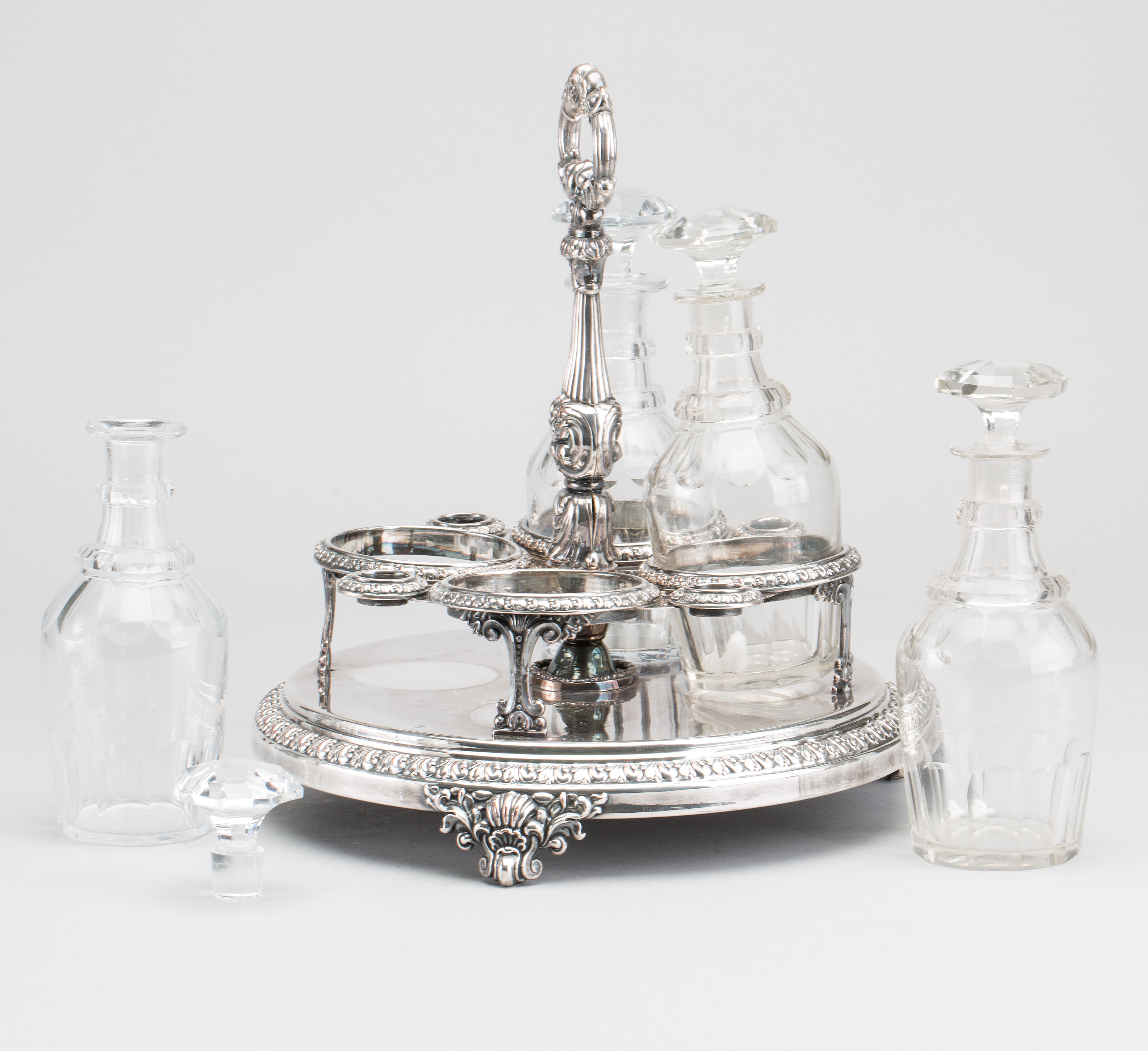 A PLATED CRUET FRENCH. Bukowskis