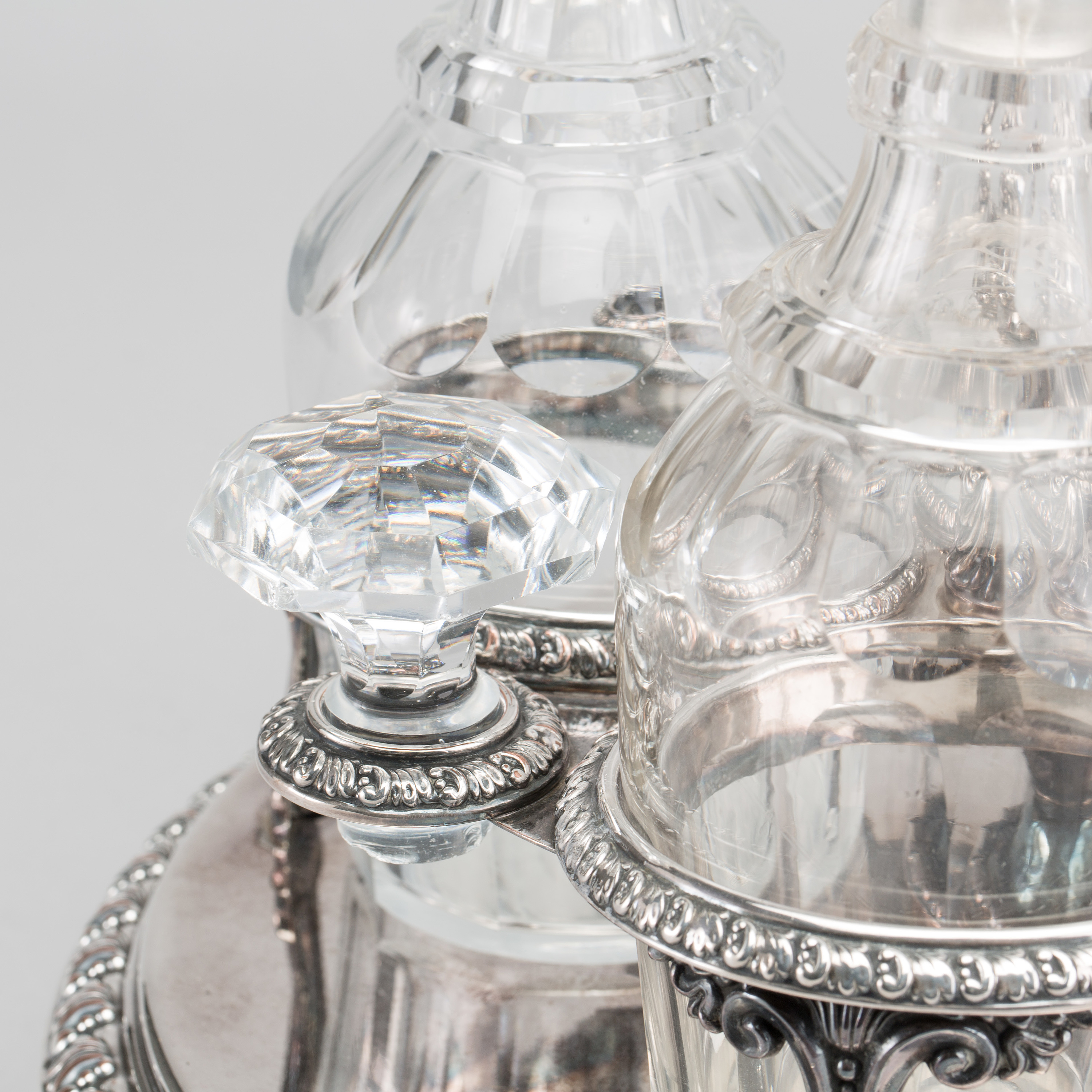 A PLATED CRUET FRENCH. Bukowskis