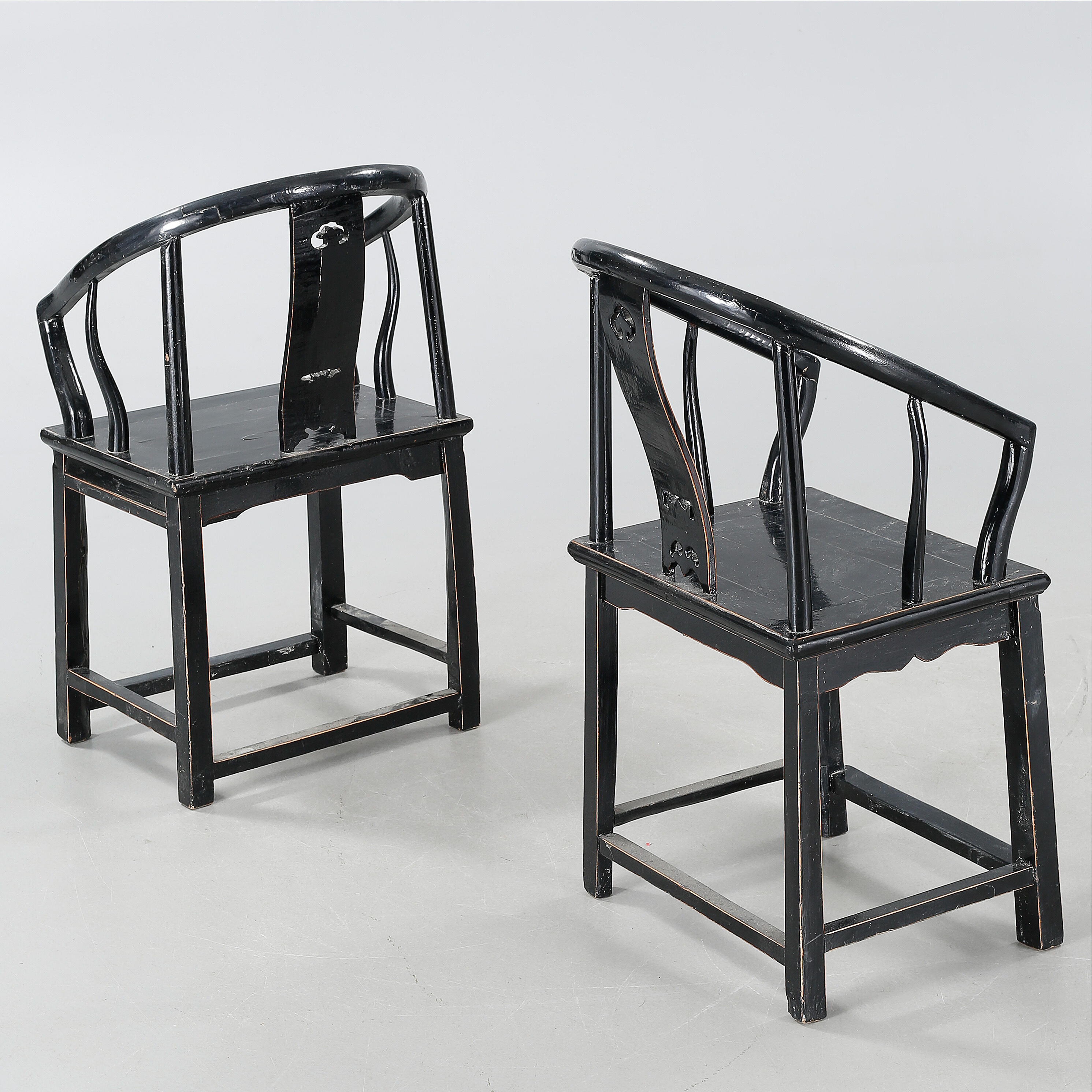 A pair of 20th century chinese armchairs. Bukowskis
