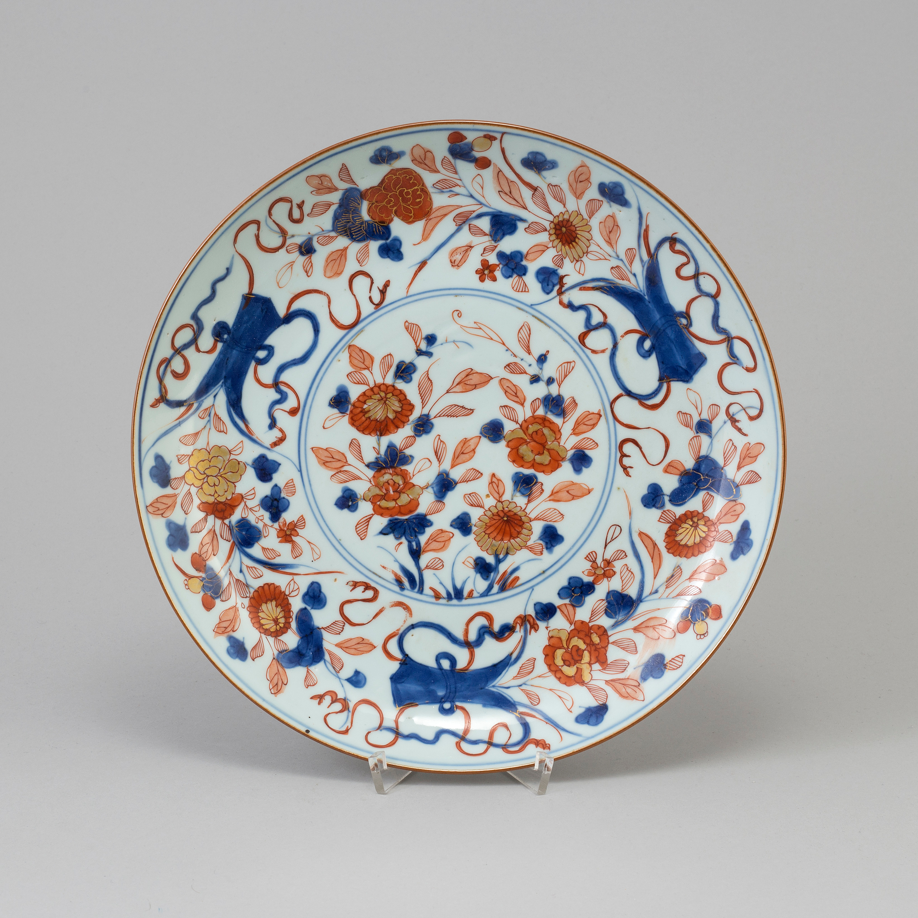 A chinese imari porcelain dish, Qing dynasty, Kangxi (16621722