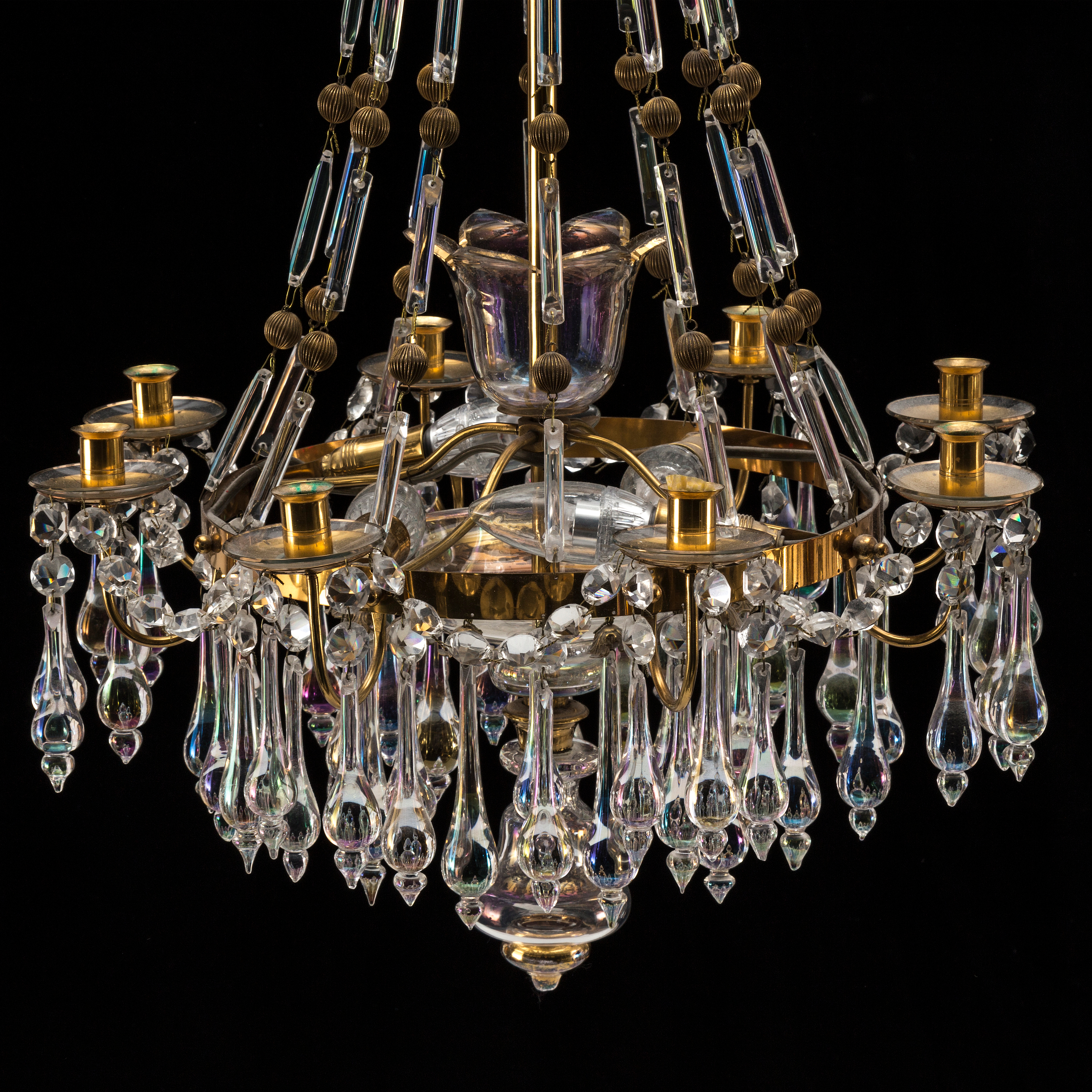 a eclectic modern chandelier. - Bukowskis