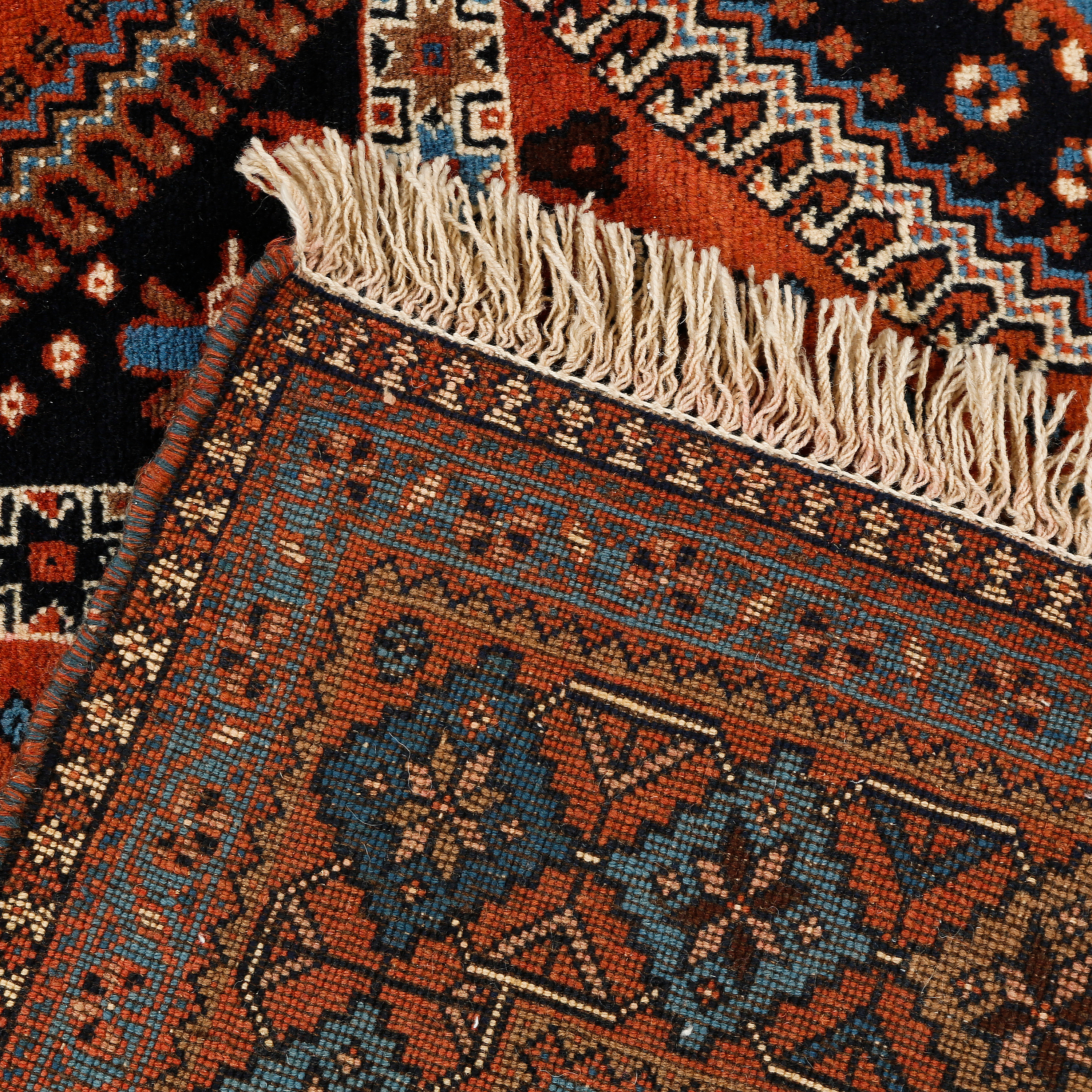 A Yalameh rug, 257 x 163 cm. Bukowskis