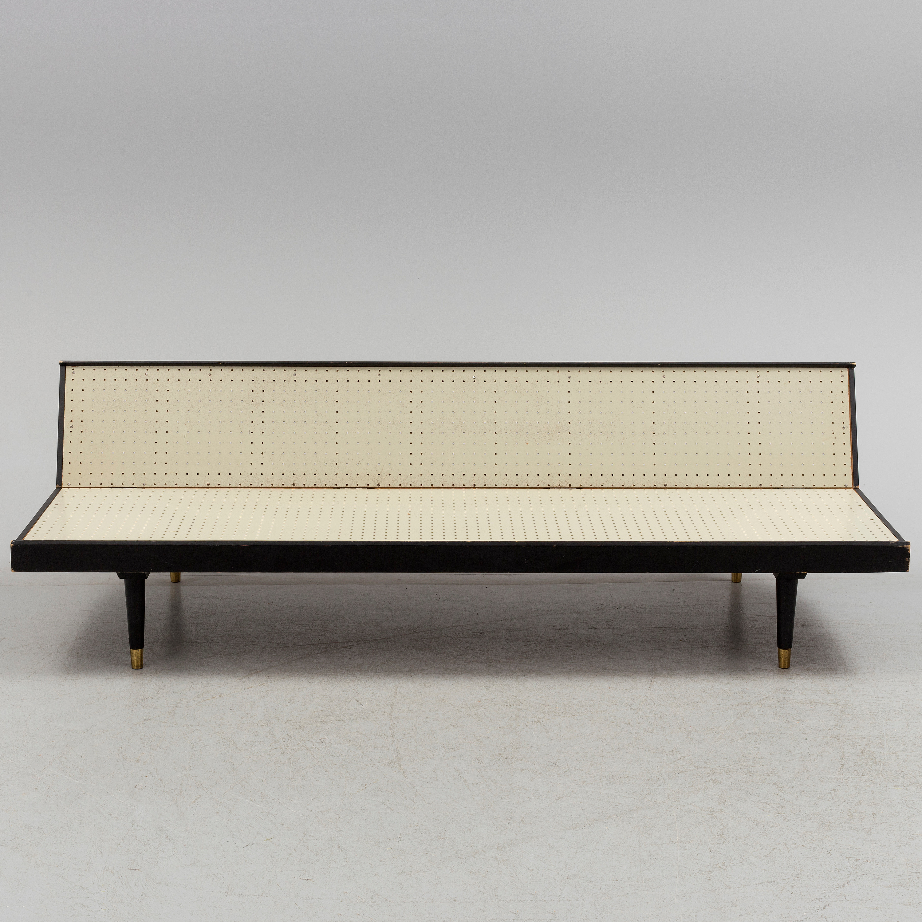 A mid 20th century daybed / sofa by Nordiska Kompaniet. Bukowskis