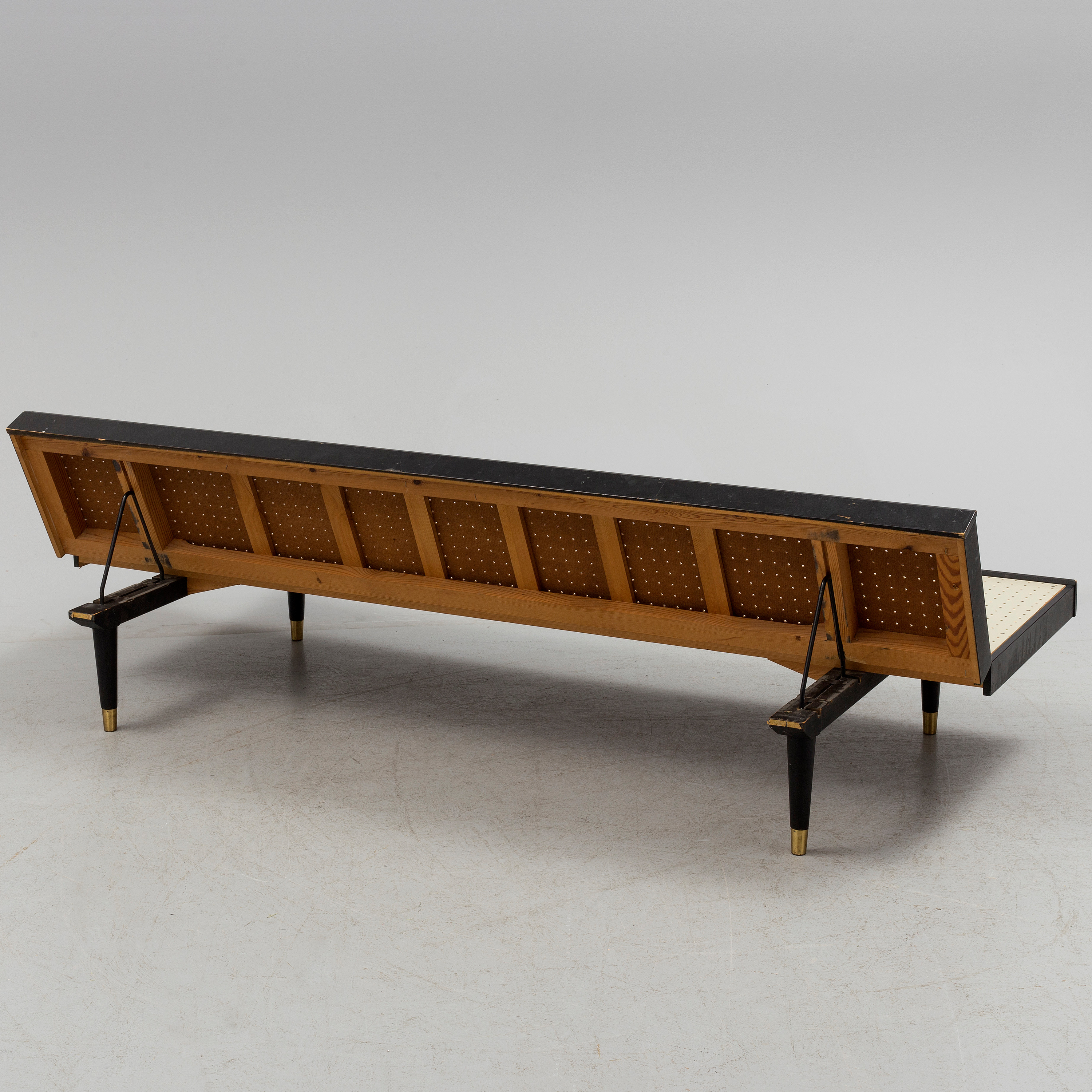 A mid 20th century daybed / sofa by Nordiska Kompaniet. Bukowskis