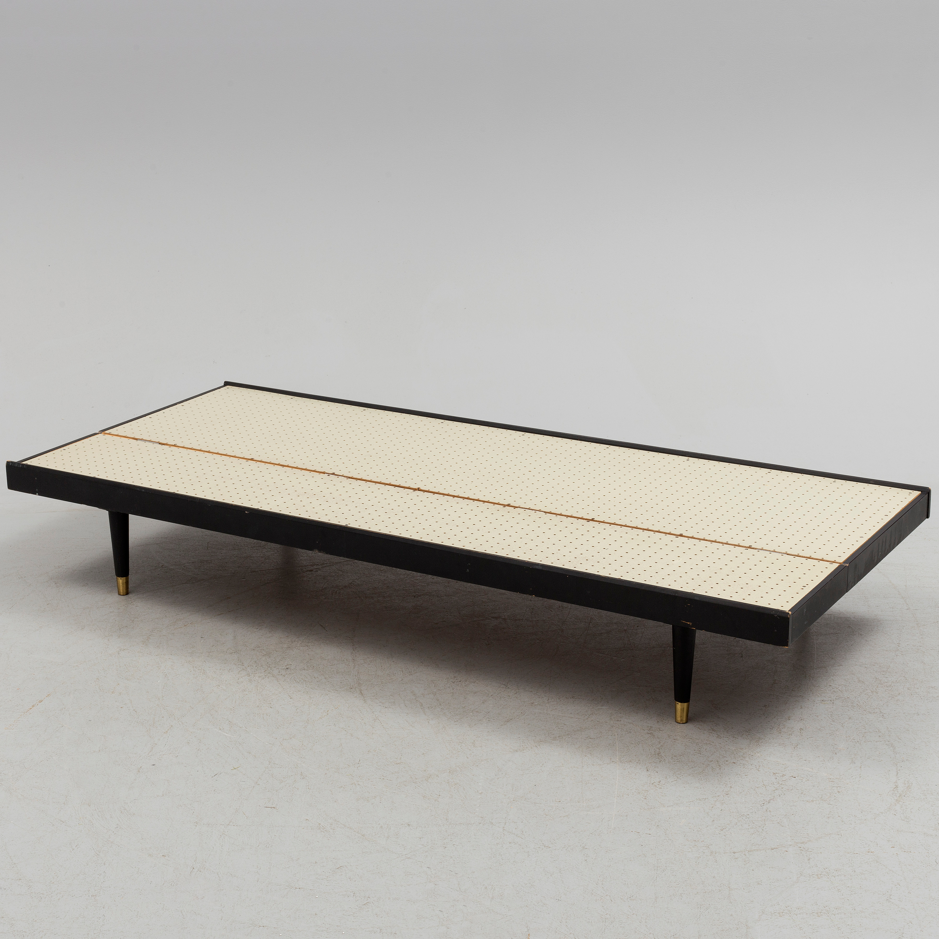 A mid 20th century daybed / sofa by Nordiska Kompaniet. Bukowskis