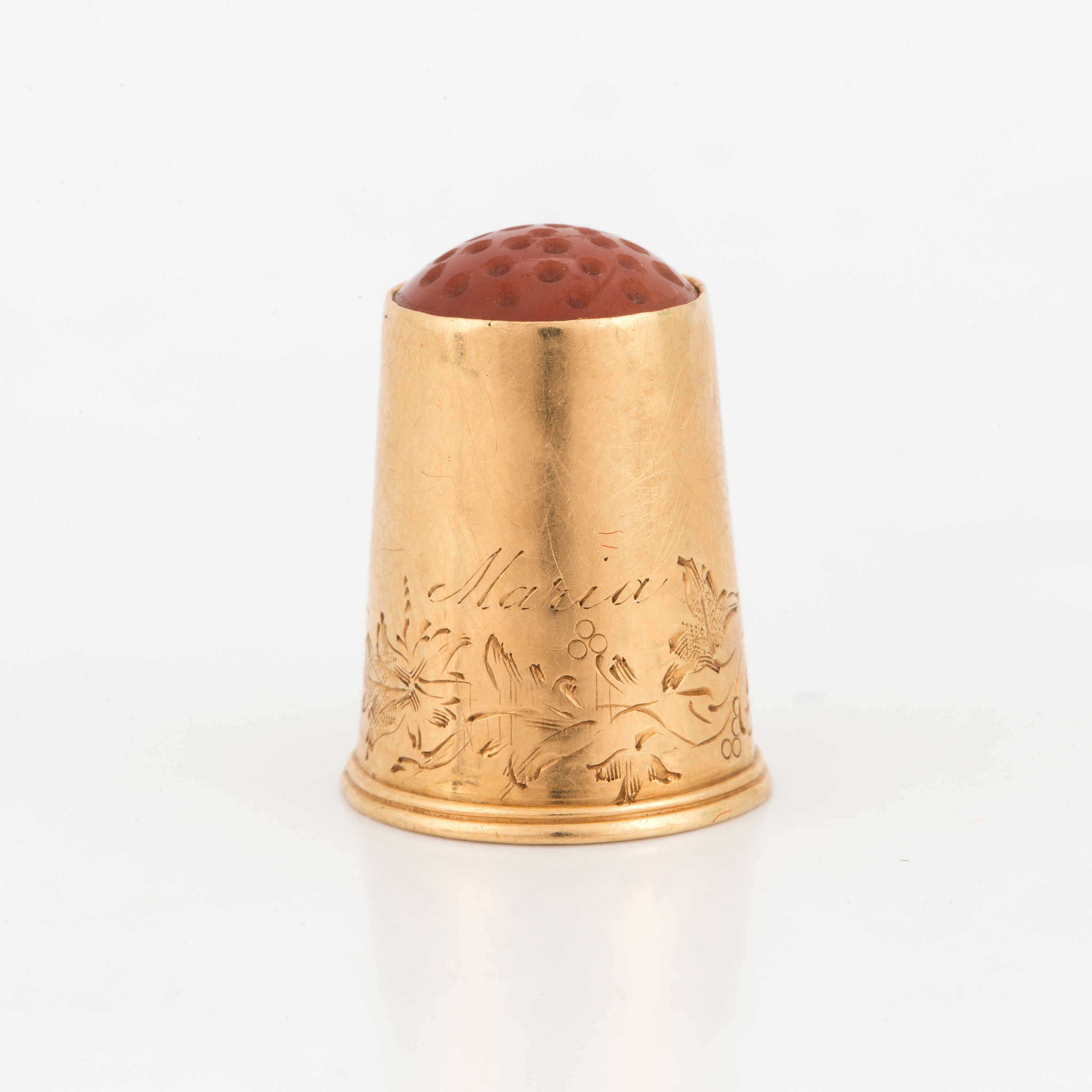 A thimble set with carnelian. Bukowskis