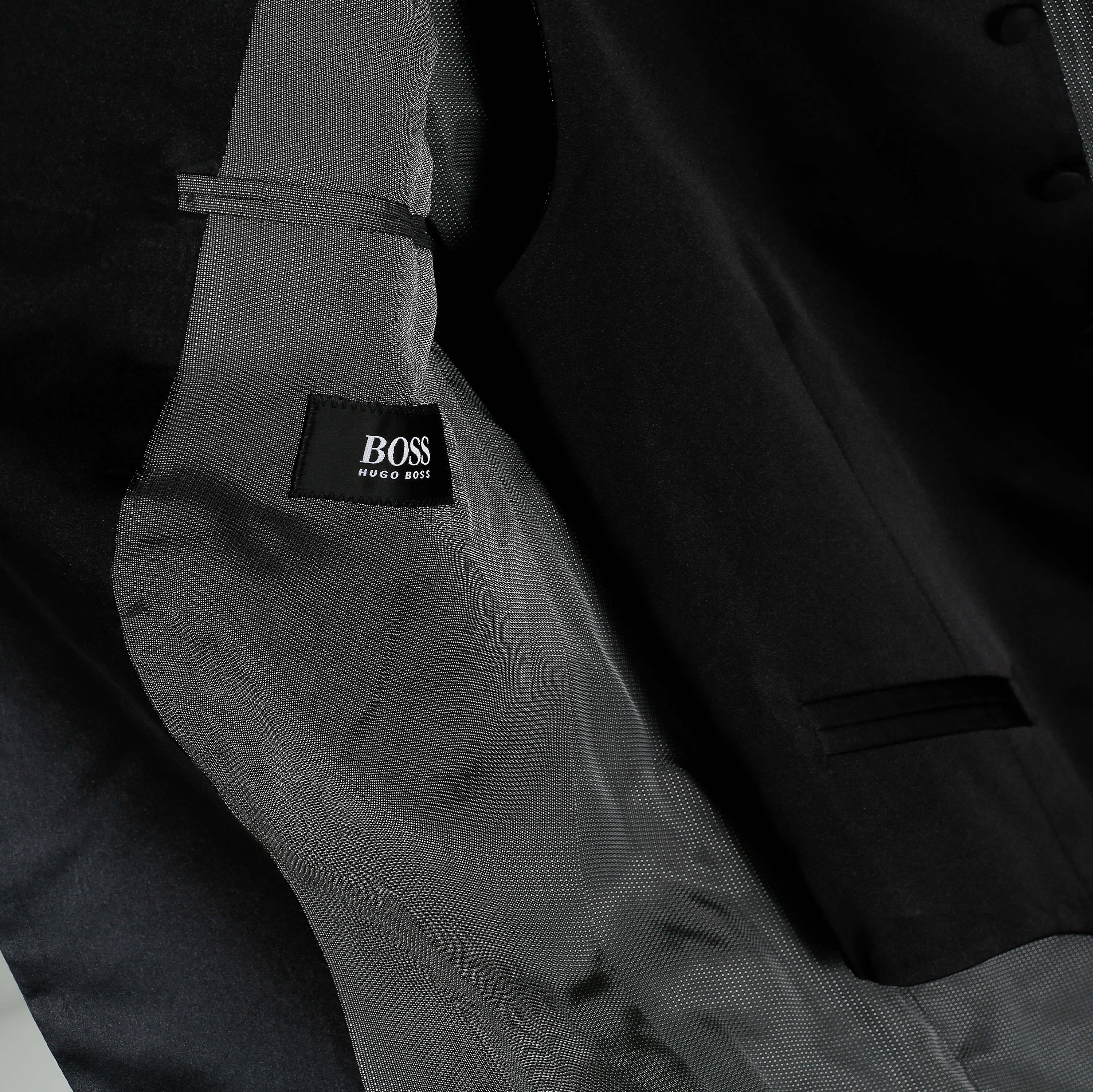 HUGO BOSS, smoking. Bukowskis