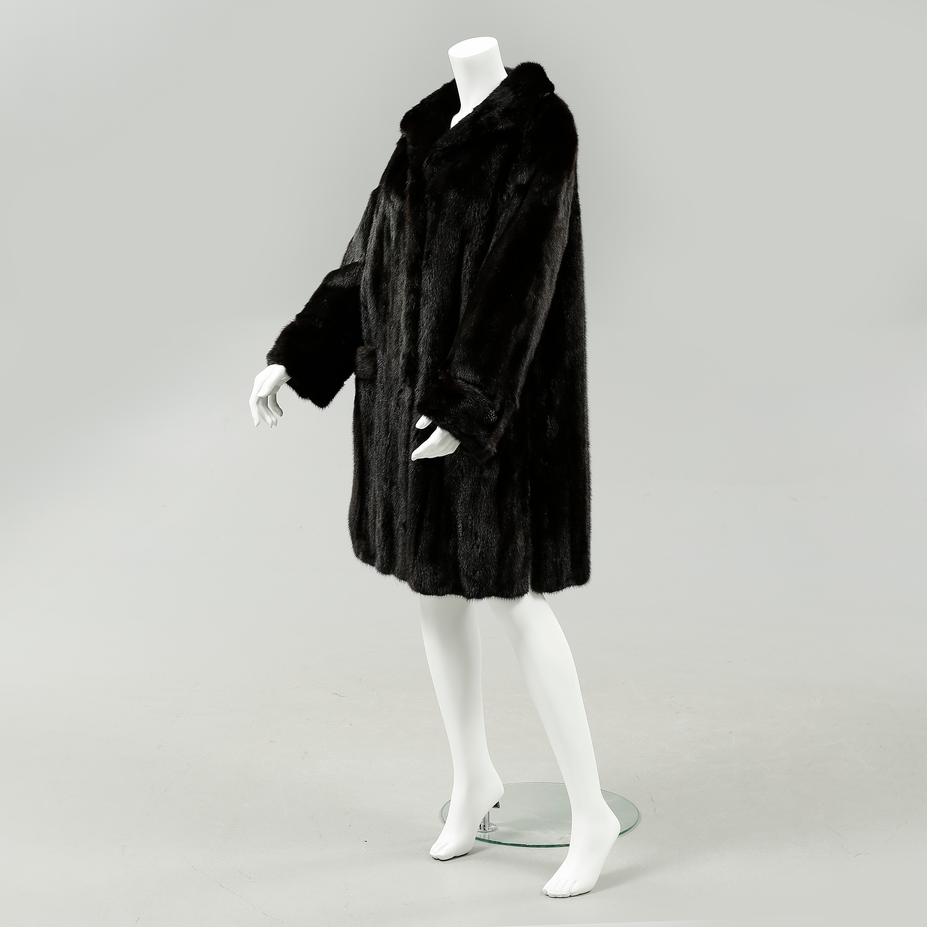 A mink fur coat. Bukowskis