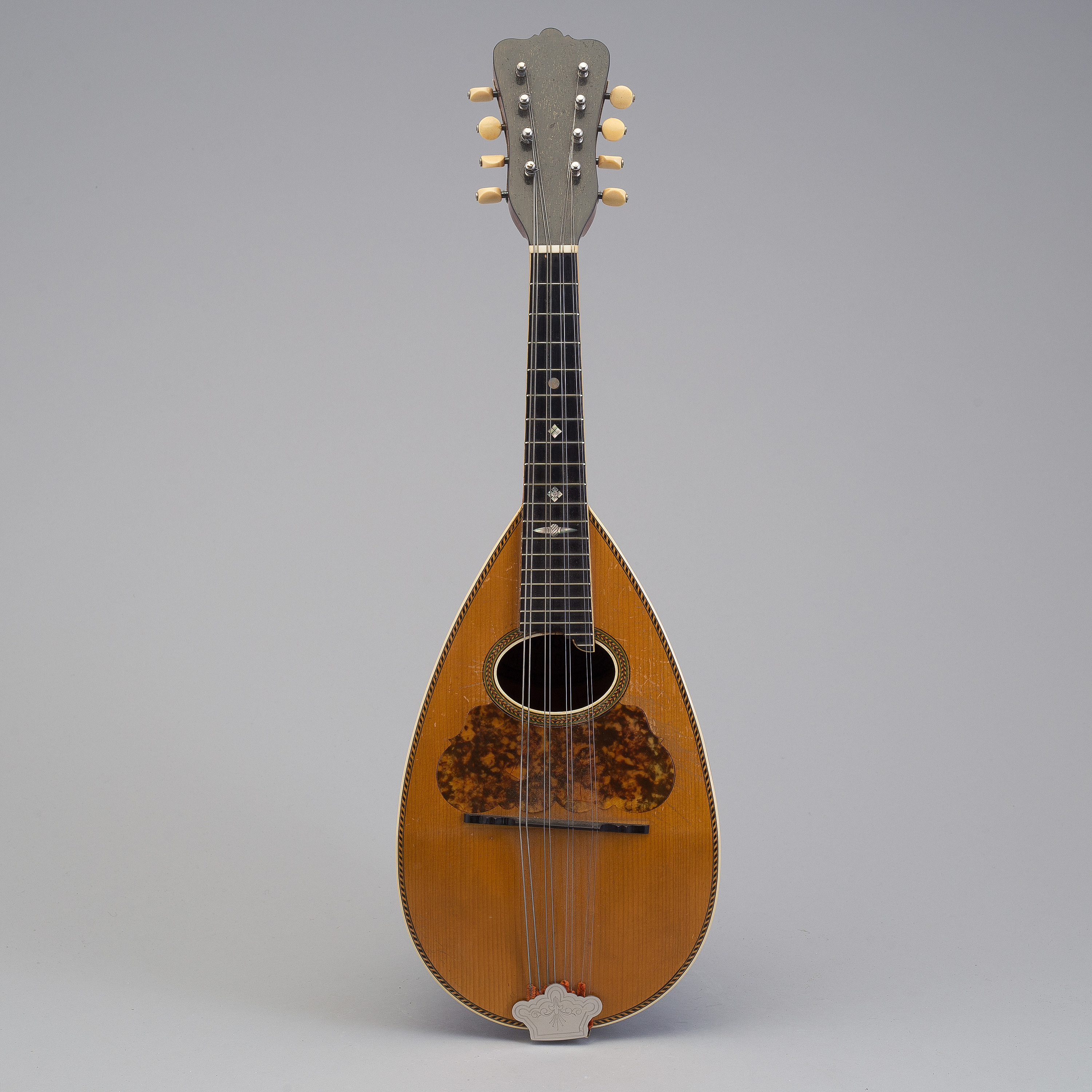 A CREMONATONE WASHBURN MANDOLIN, first half of the 20th century