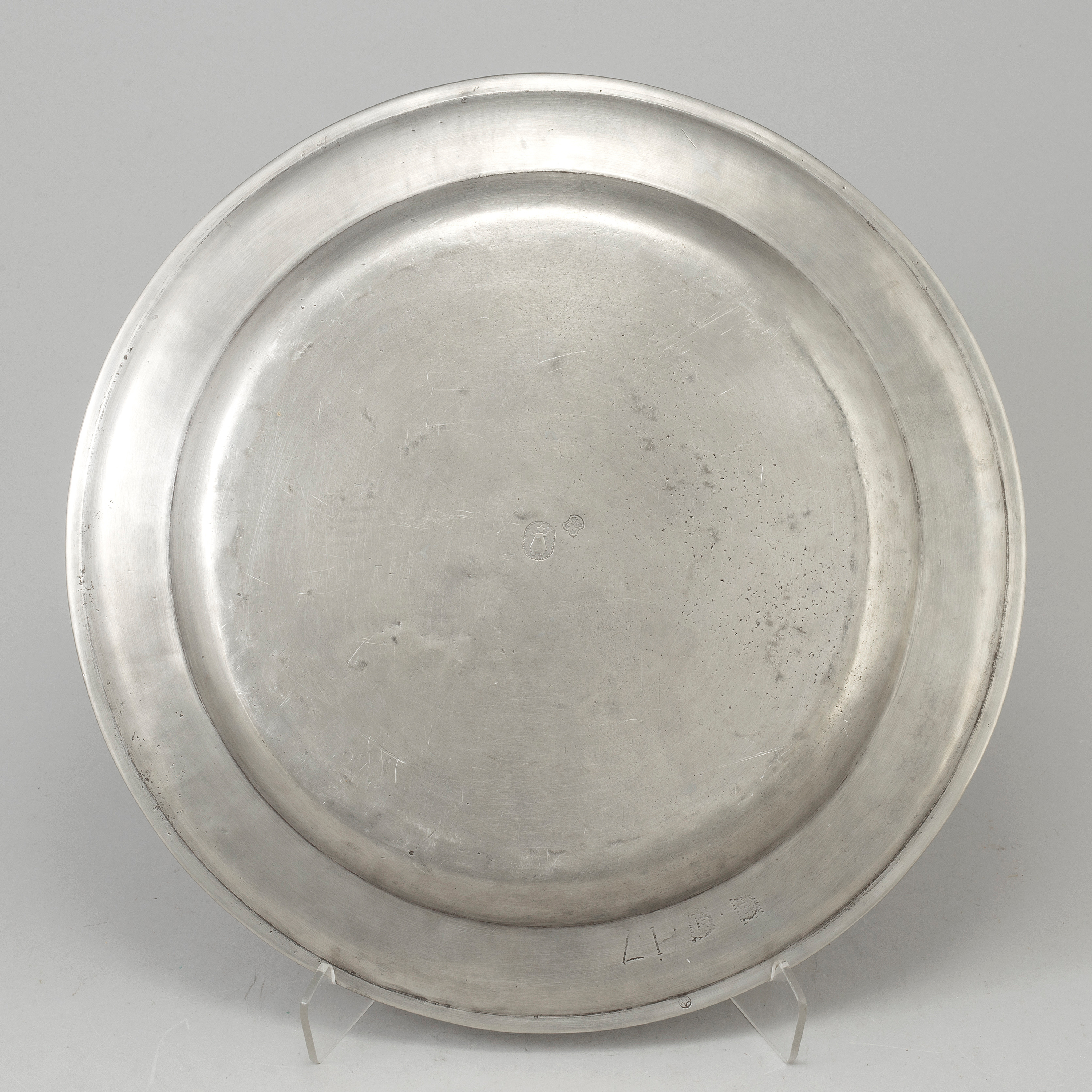 A pewter plate. Bukowskis