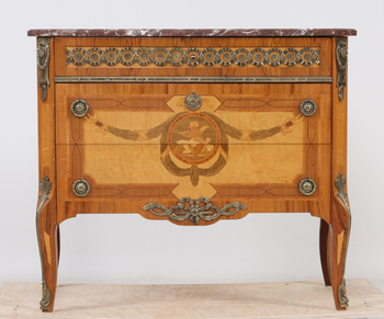 98789. BYRÅ, gustaviansk stil, omkring 1900-talets mitt.