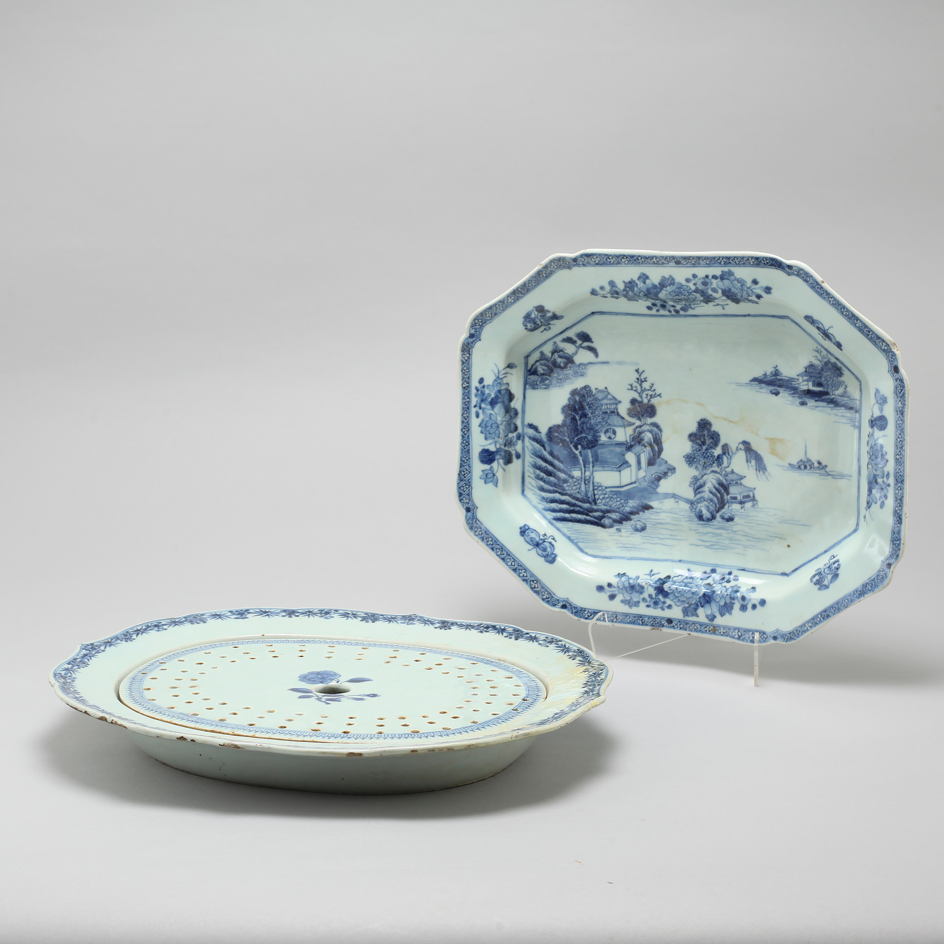 Two blue and white Chinese serving dishes from Qing Dynasty, Qianlong