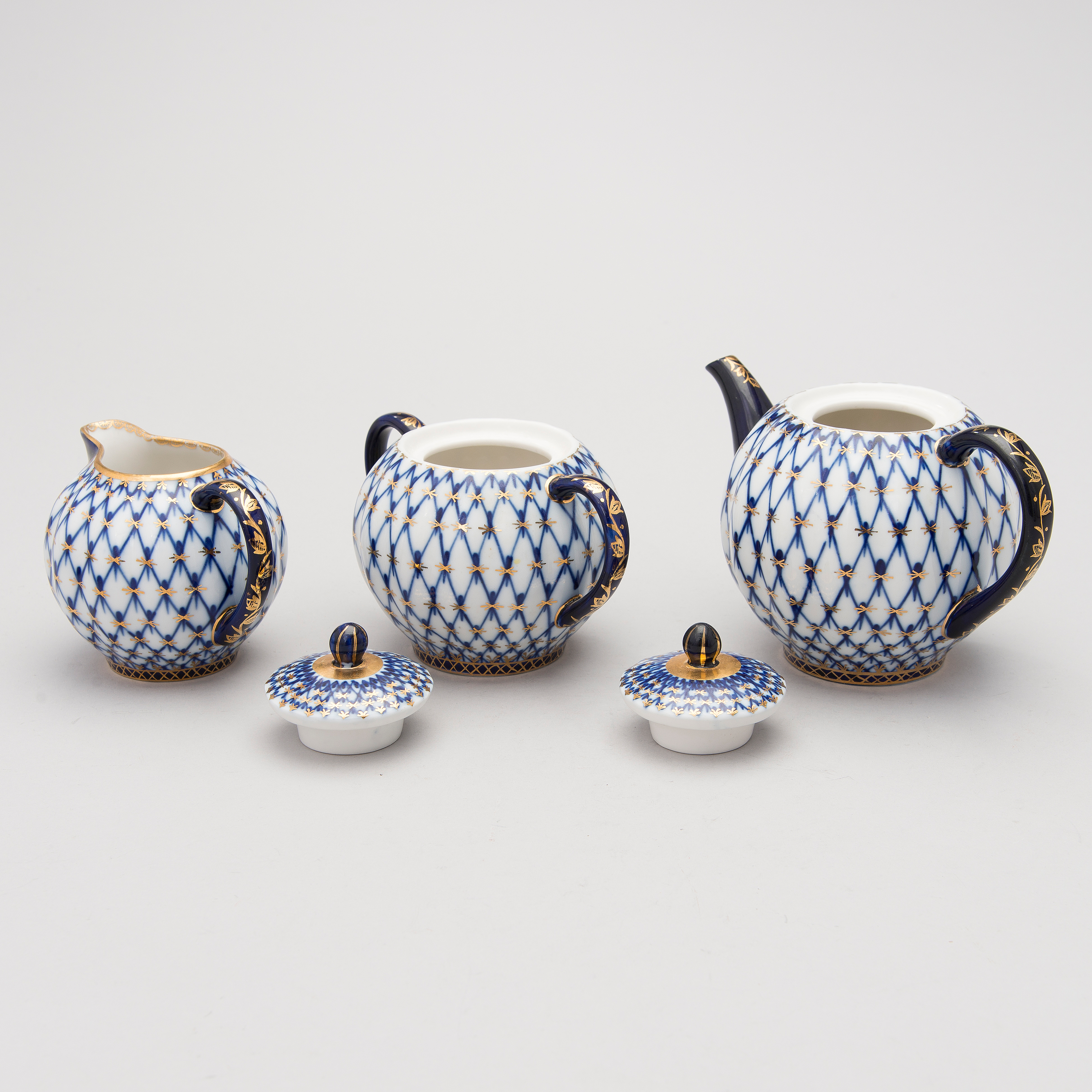 cobalt net tea set