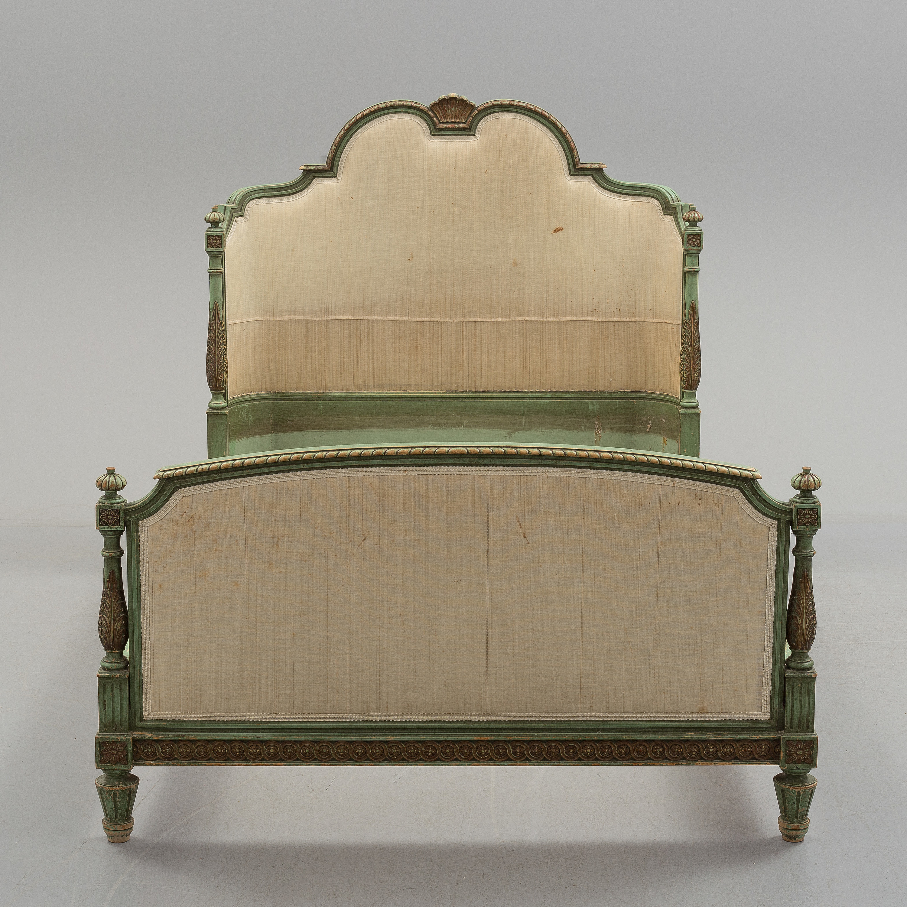 A gustavian style bed, first half of the 20th century. Bukowskis