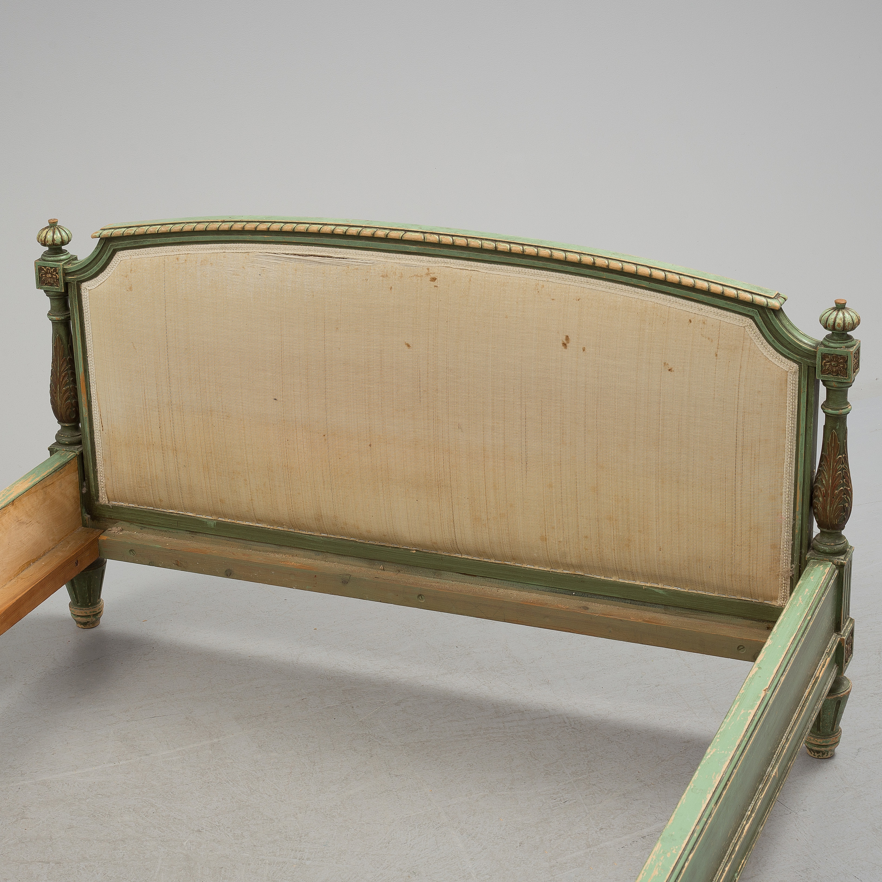 A gustavian style bed, first half of the 20th century. Bukowskis